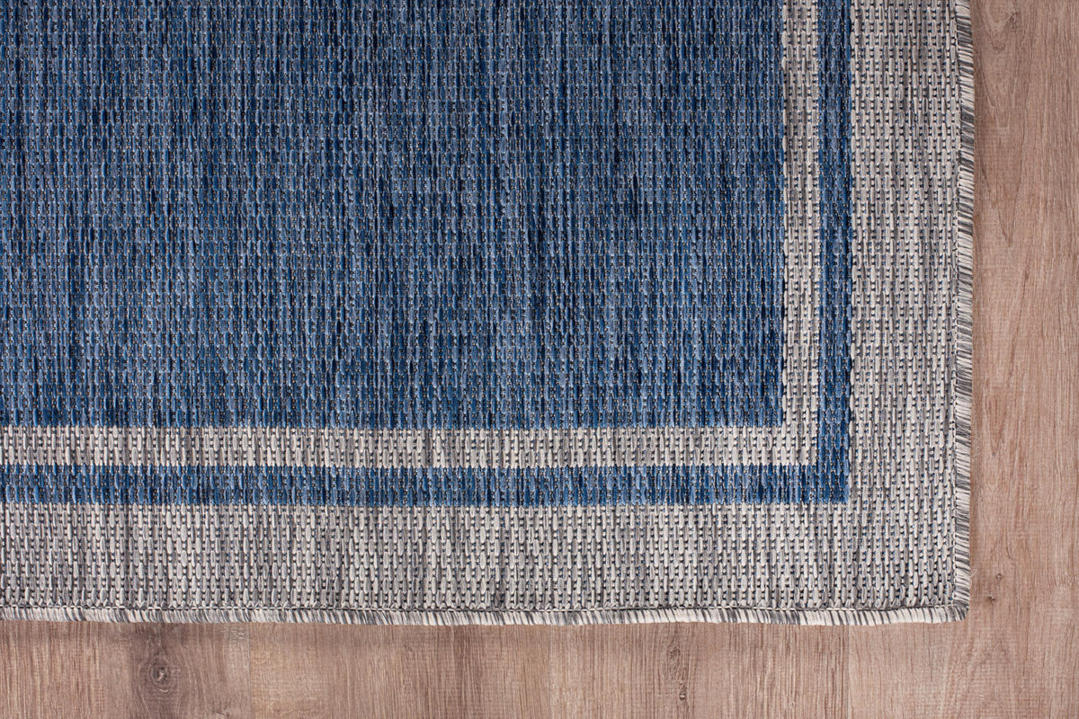 CAMILSON outdoor rug dust-resistant keeps living areas cleaner.