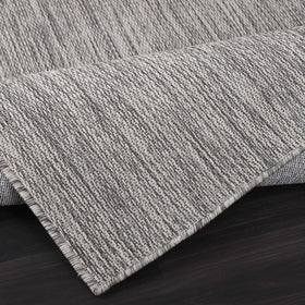 CAMILSON non-shedding rug keeps living spaces tidy