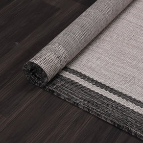 CAMILSON stain-resistant polypropylene rug stays tidy between cleanings.