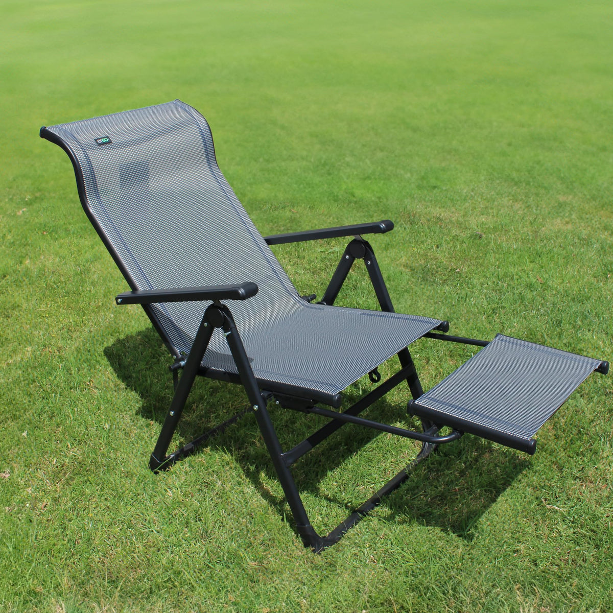 Caravan Sports Ergo+ compact fold simplifies transport and storage.