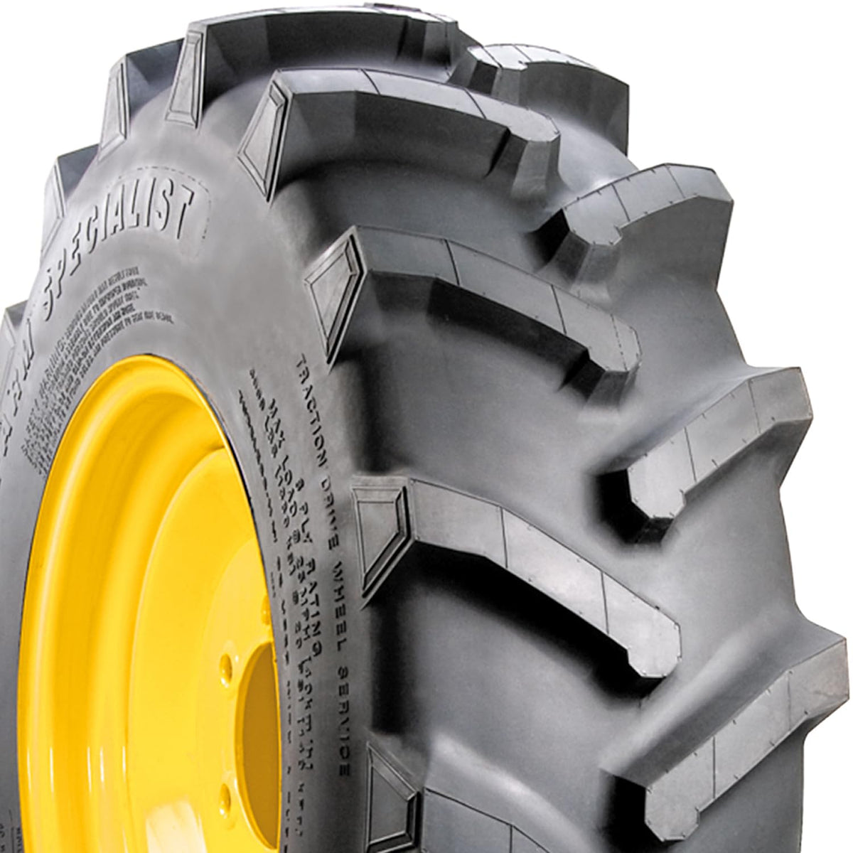 Carlisle Farm Specialist R-1 with overlapping center lugs offering a smooth ride