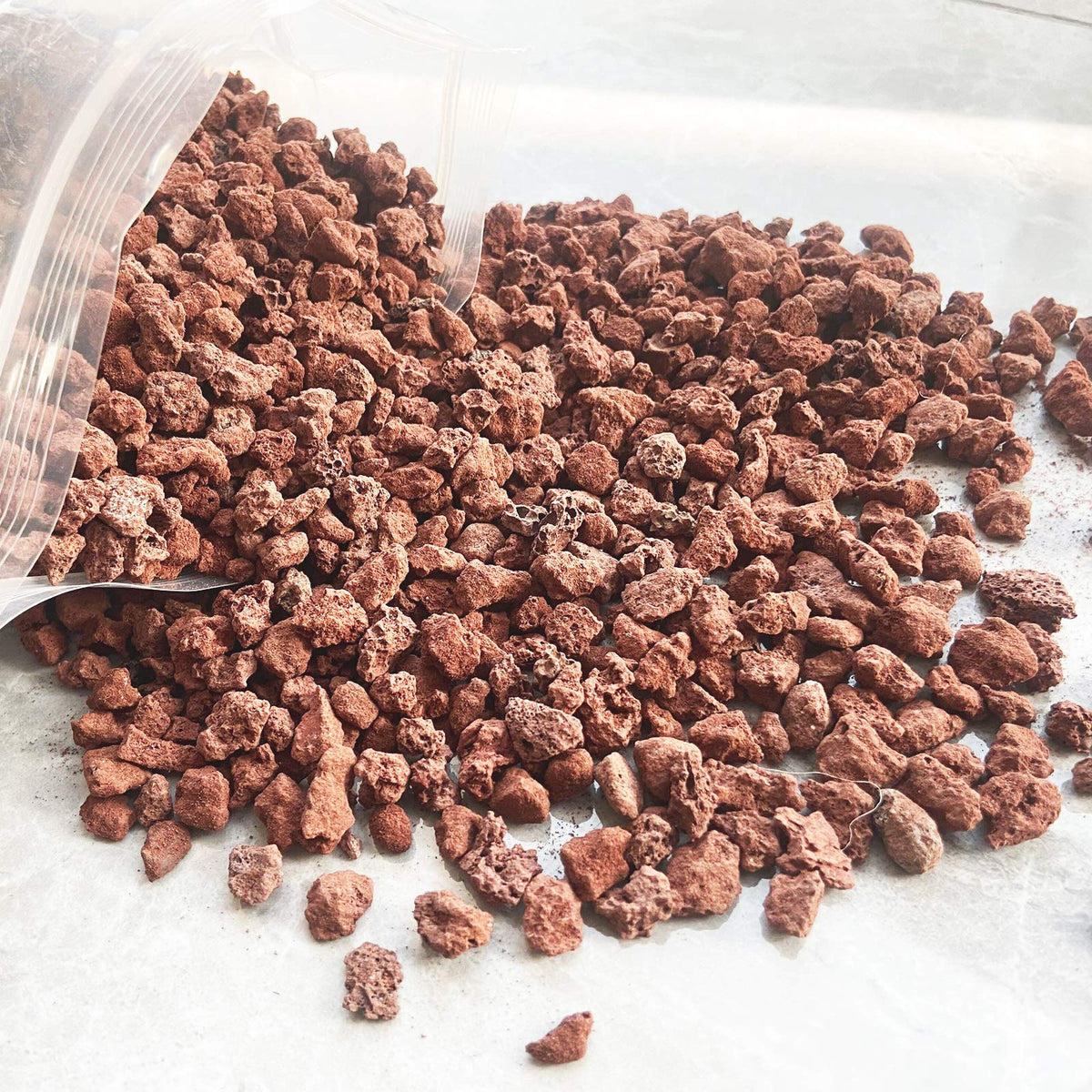 CARURBODY Red lava rocks porous structure promotes air flow and root health