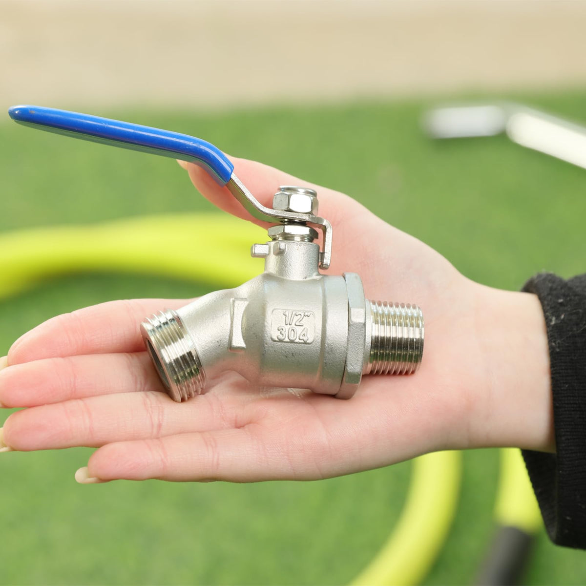 Ceaeso 304 stainless steel body resists corrosion for long-term outdoor use