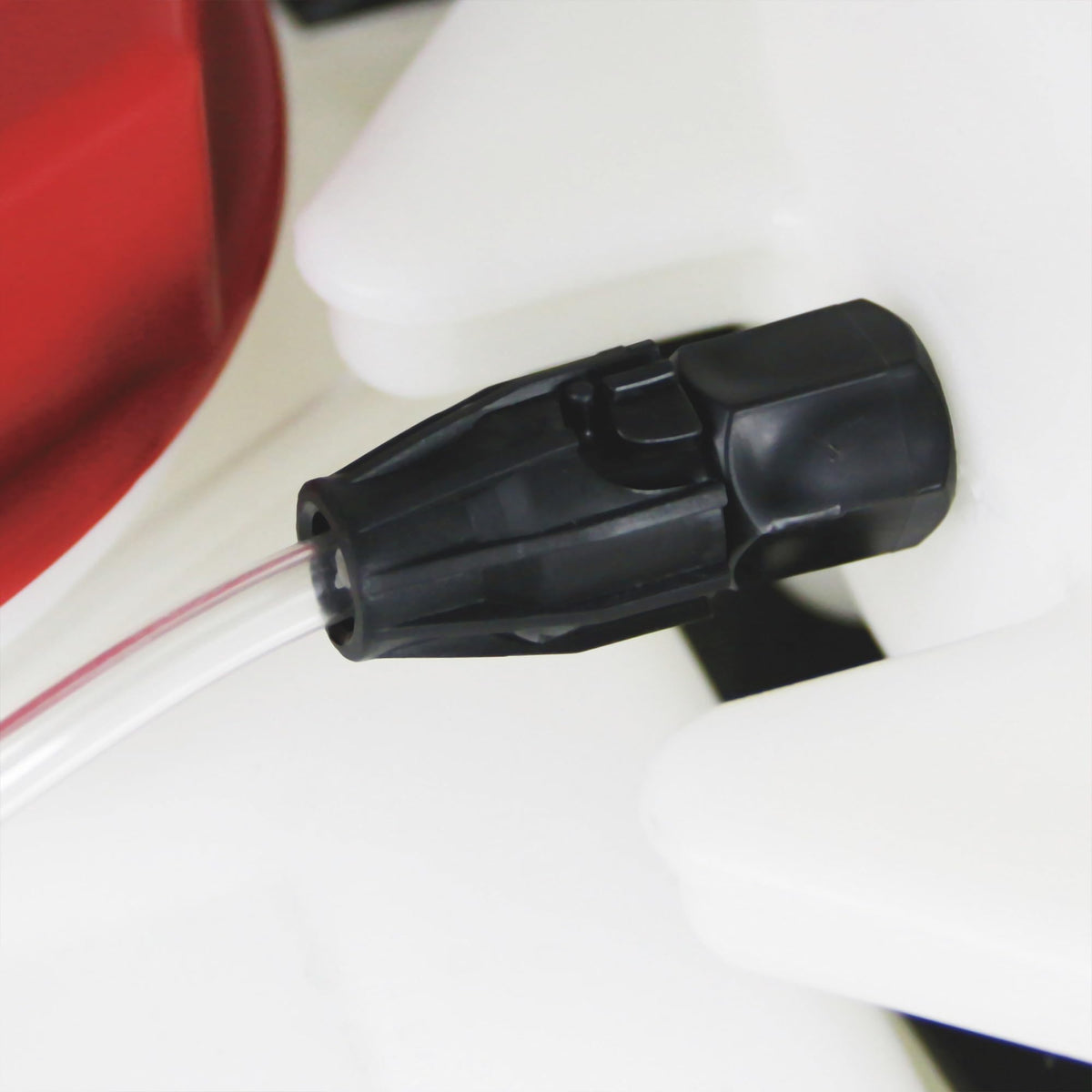 Chapin 97561 concentrate tank close-up with removable tank for quick swaps