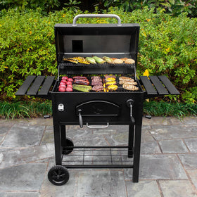 Char-Griller Traditional with large cooking area ideal for family gatherings