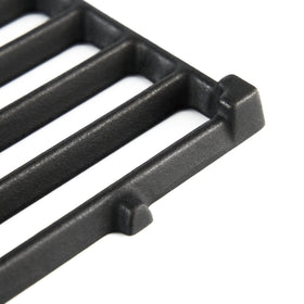 Two-piece Charbrofire Genesis 300 grates enabling reliable searing across the grilling surface.