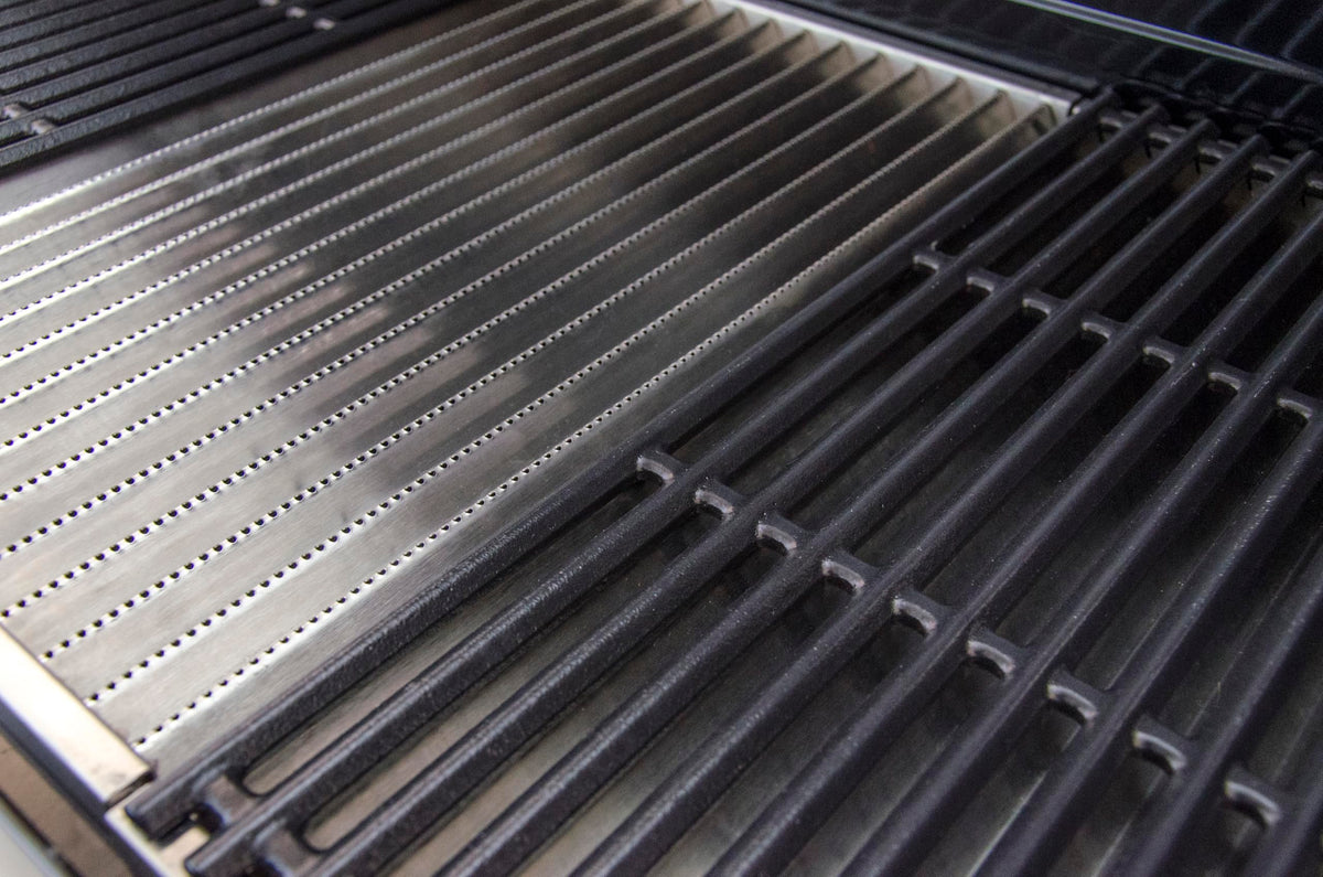 Charbroil Signature grates provide easy cleaning and even cooking.