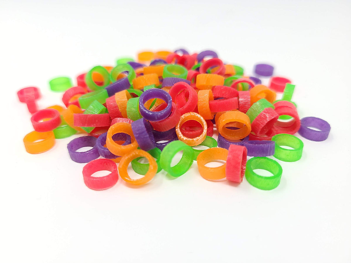 Chicken Hill leg bands in four colors aid quick breed identification.