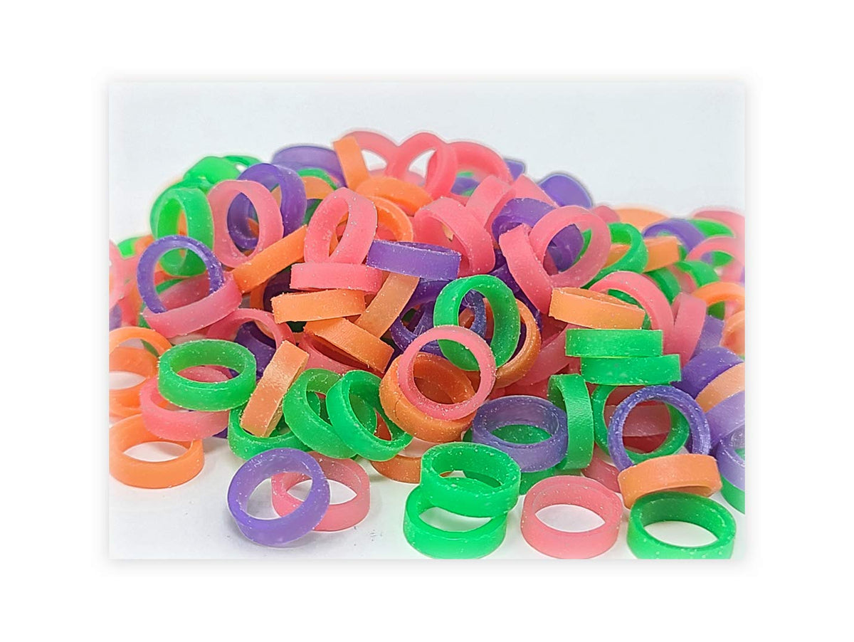Chicken Hill leg bands color mix for chicks, easy-to-identify varieties as they grow.