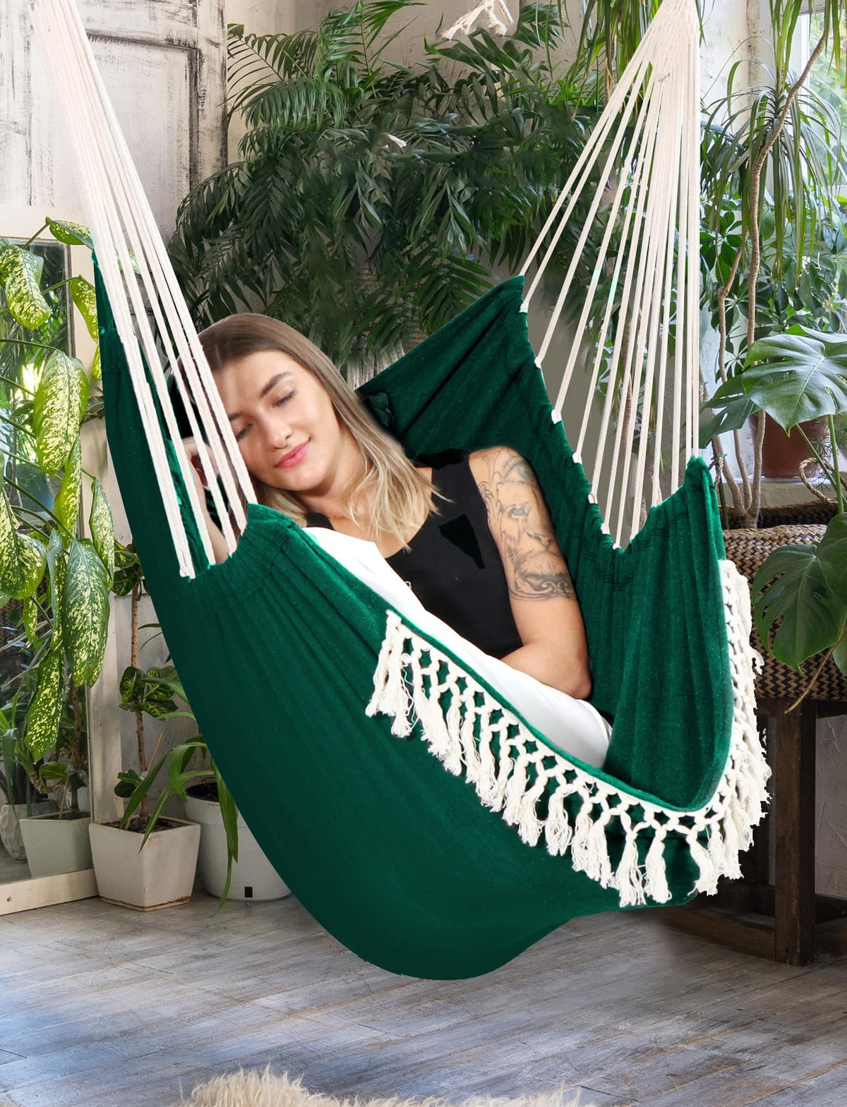 Chihee hammock chair includes two cushions for extra comfort and support.