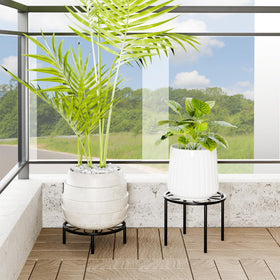 Chinpakden plant stand in anti-rust metal finish for durability