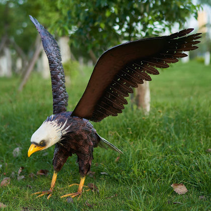 Chisheen bald eagle statue outdoor garden—durable metal, weather-ready display.