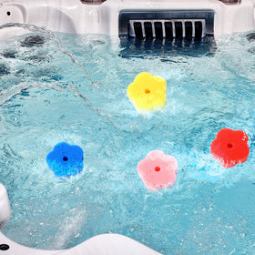 Chuangdi pool-clean sponge in use helps water stay clearer