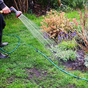 Chumia 3.7-inch head diameter provides stable hose guidance