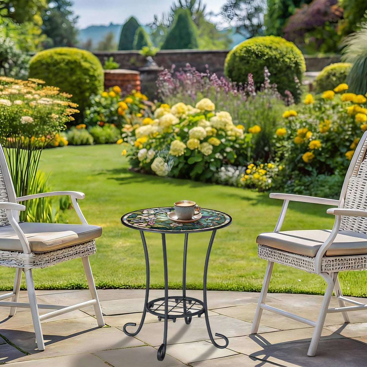 Cinnvoice easy-assembly round side table fits any space.