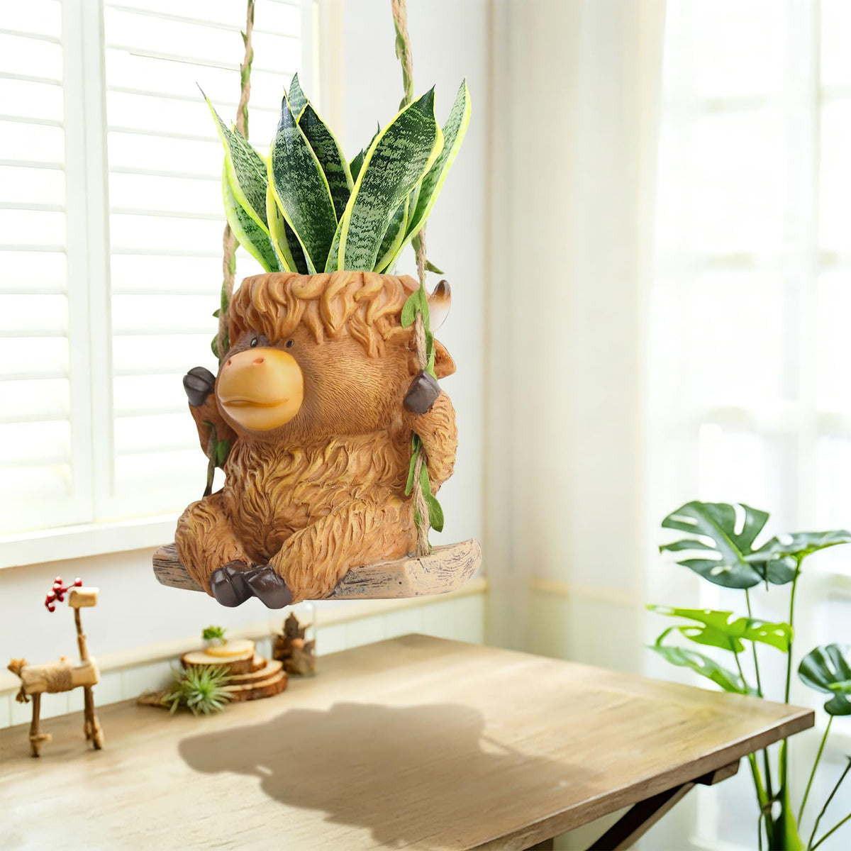 CIYSHO durable, lightweight hanging planter for balconies, desks.