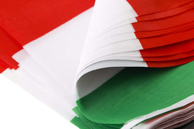 Ckexin Italy flags hanging setup shows pre attached strings for easy decorating