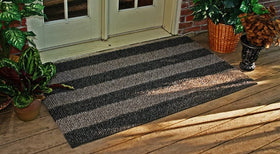 CLEAN MACHINE 10376916 AstroTurf Dirt Trapper Doormat close-up blades capturing dirt.