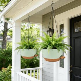 CNLBO green-brown plastic hanging basket blends with balcony decor