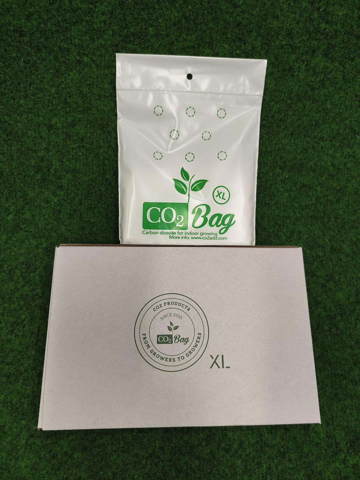 CO2BAG XL hanging-installation shows easy, tool-free placement.