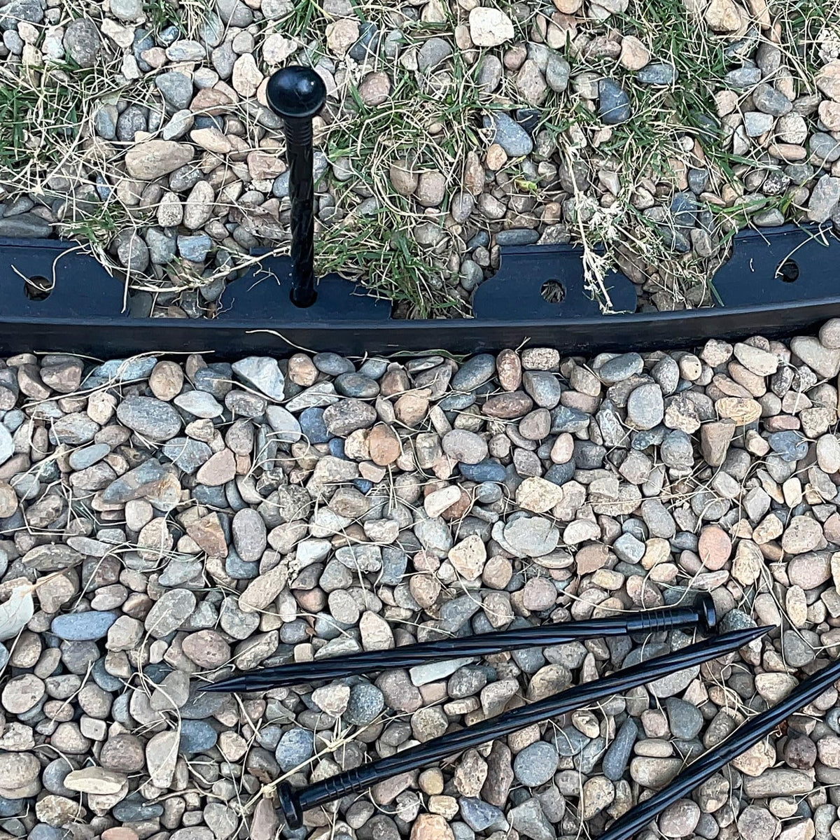 COBARYEN durable spikes resist rust, ideal for long-term garden projects