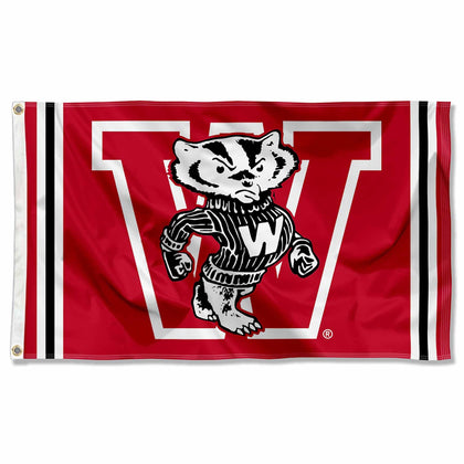 College Flags & Banners Co. Wisconsin Badgers vintage throwback 3x5 banner flag displays team pride