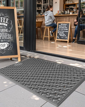 Color&Geometry durable outdoor mat resists fading in all seasons