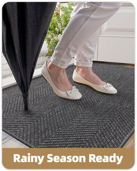 Color&Geometry moisture-trap mat helps keep floors cleaner with light moisture.