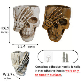 COMODID skull planter outdoor use shows weather resistance and color stability.