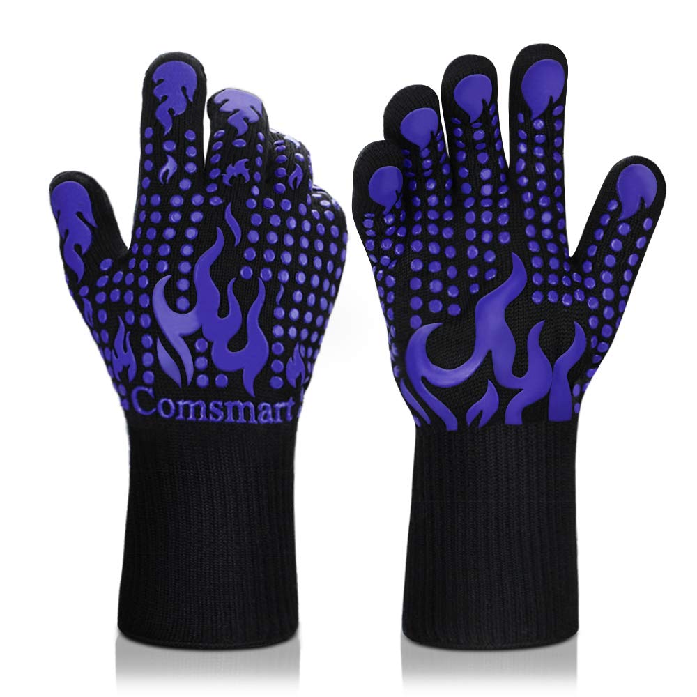 Comsmart BBQ gloves during heat test show sturdy resistance to high temperatures.