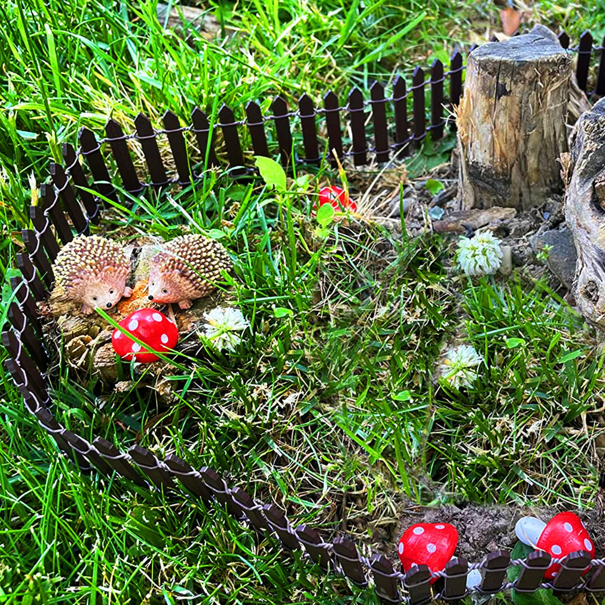 CooBigo wood mushroom figurine ideal for miniature landscapes and terrariums.