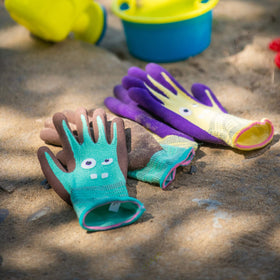 COOLJOB gift-pack packaging appeals to birthdays and holidays for young gardeners