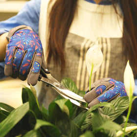 COOLJOB gloves floral pattern add style to garden tasks.