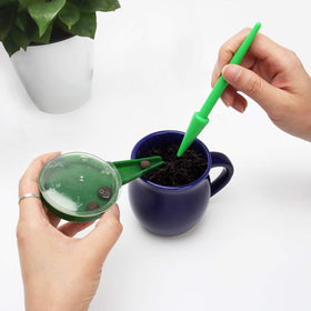Coolrunner seedling and widger tool set fits tight planting spaces