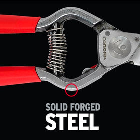 Corona ClassicCUT bypass blade in action delivers smooth cuts on live stems.