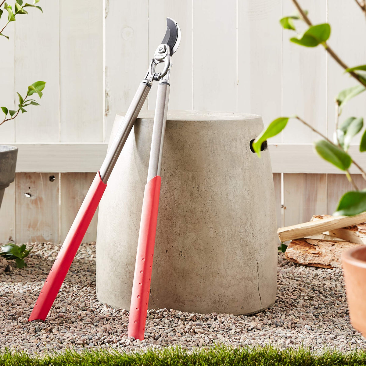 Corona MAXFORGED ProCUT lopper handle with soft grip for comfort