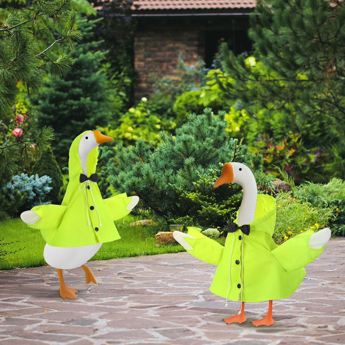 Cosblank fluorescent-yellow raincoat ensemble shows easy-to-fit design for cement geese.