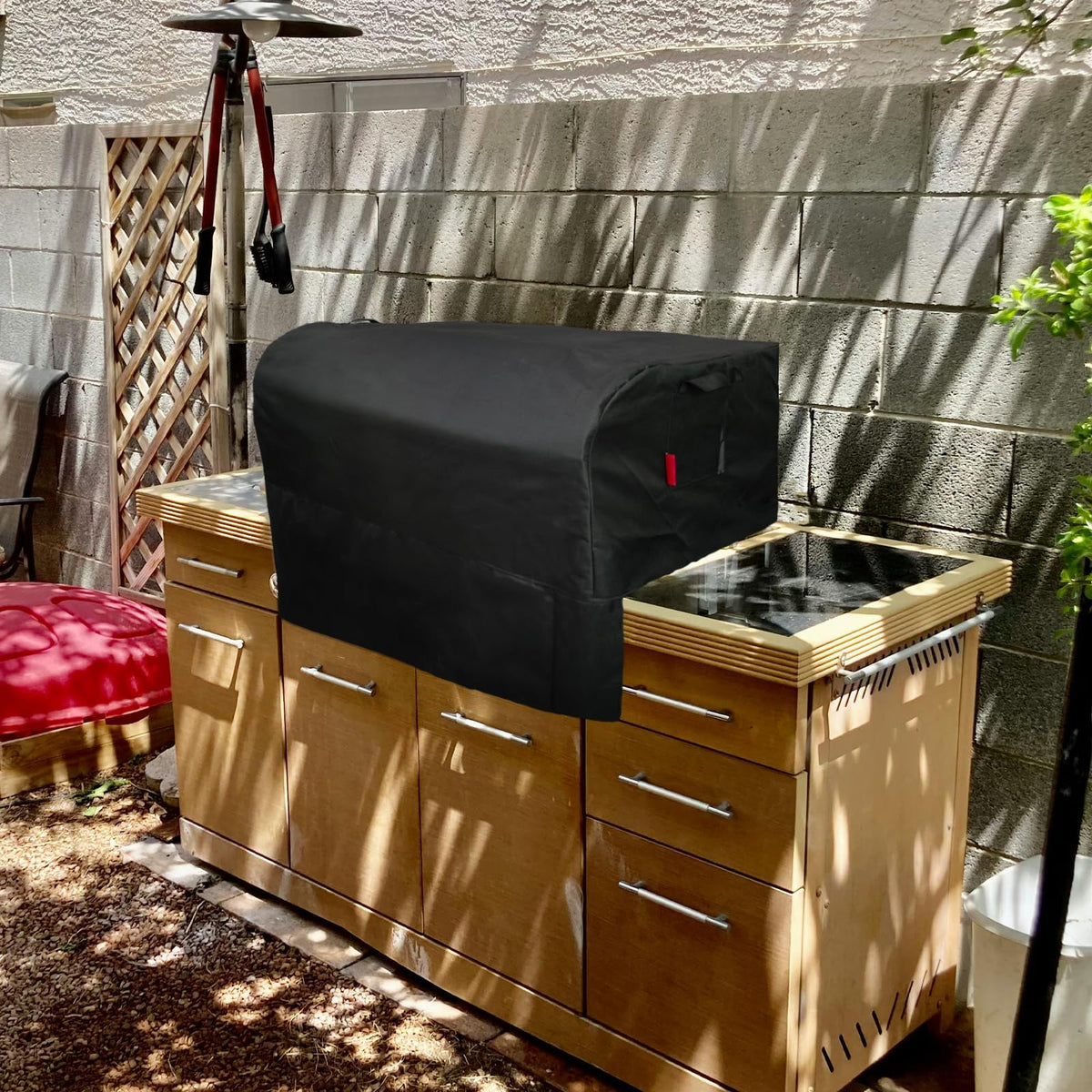 Cover Geny UV-resistant coating shields grill from sun damage