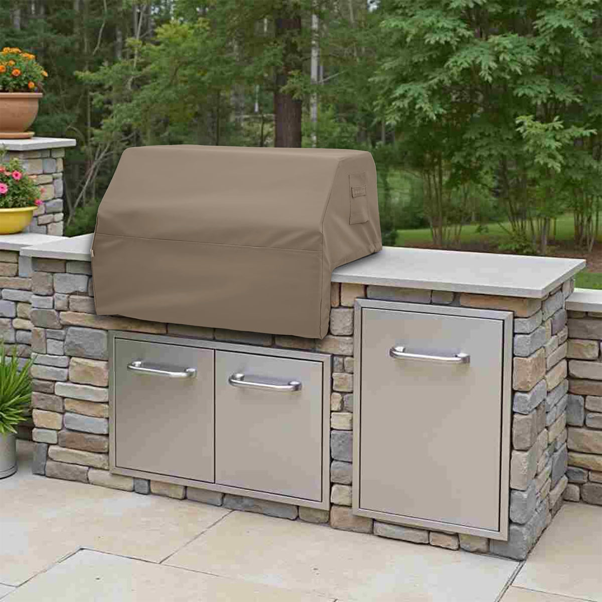 Covers & All air pocket design beige promoting airflow and moisture control