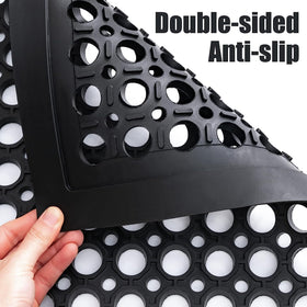 Crablux rubber outdoor mat traps dirt and reduces spreading.