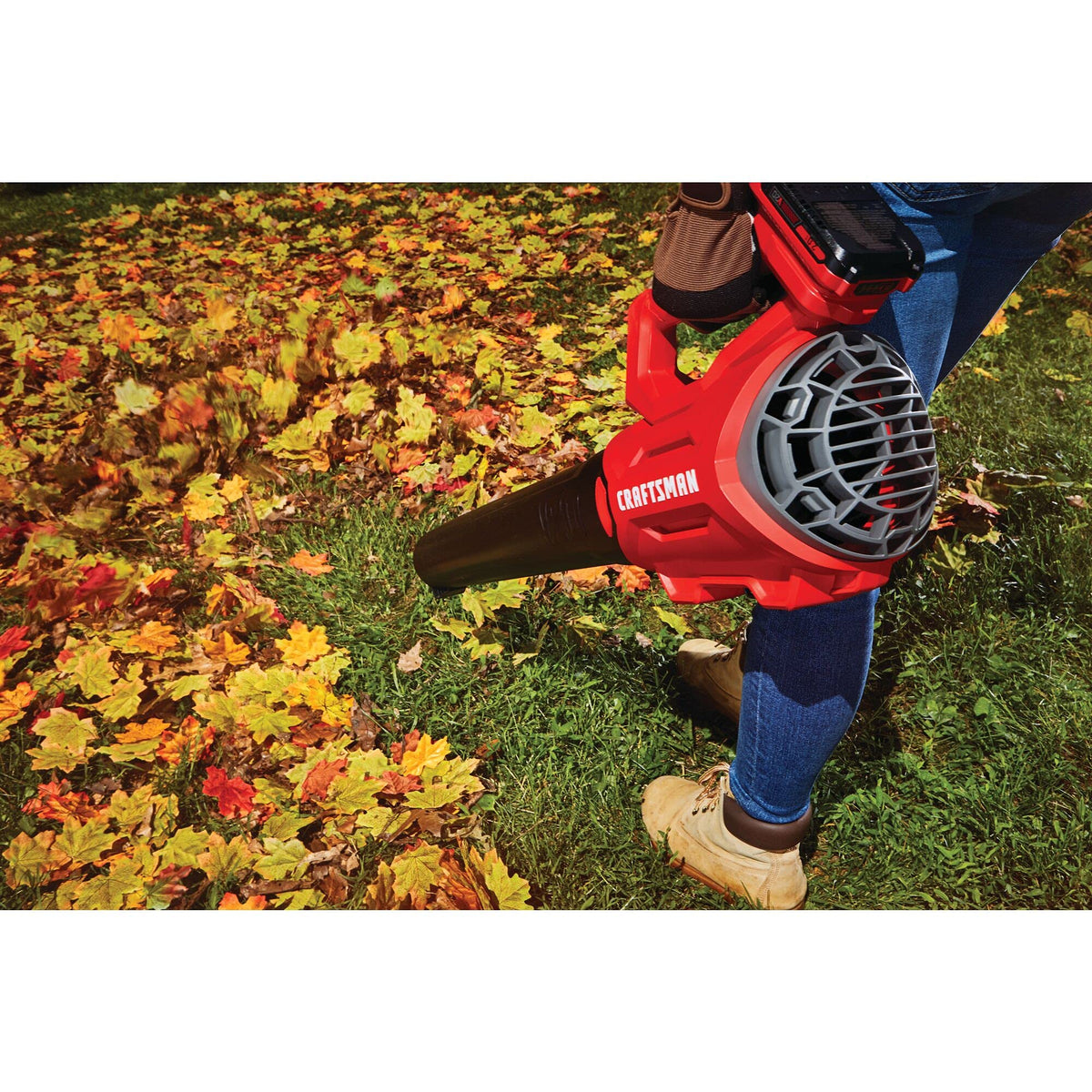 Craftsman CMCBL700B lightweight design enables comfortable use.
