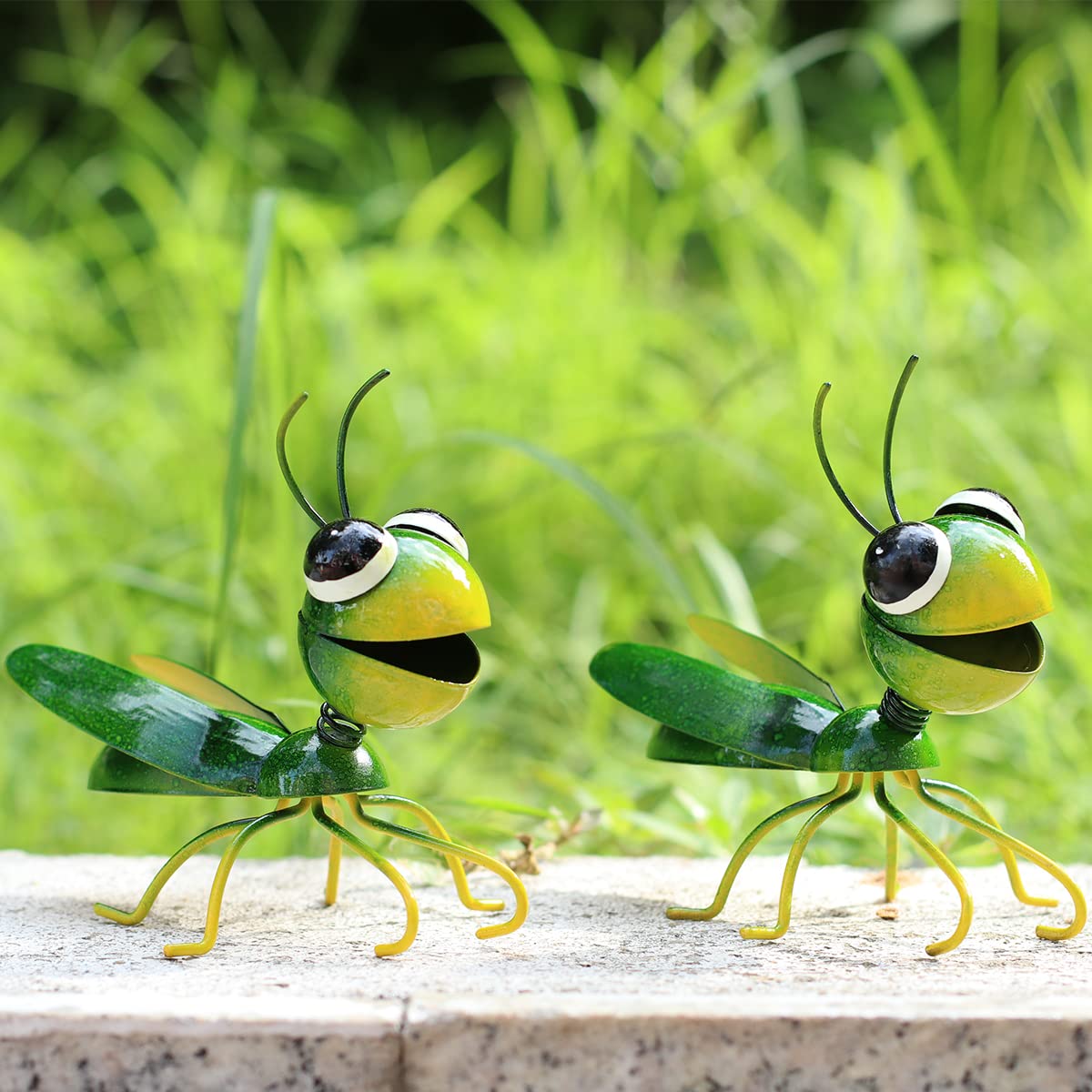 Cruis Cuka wall-hanging grasshopper sculpture for easy porch display.