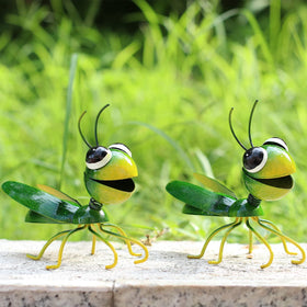 Cruis Cuka wall-hanging grasshopper sculpture for easy porch display.