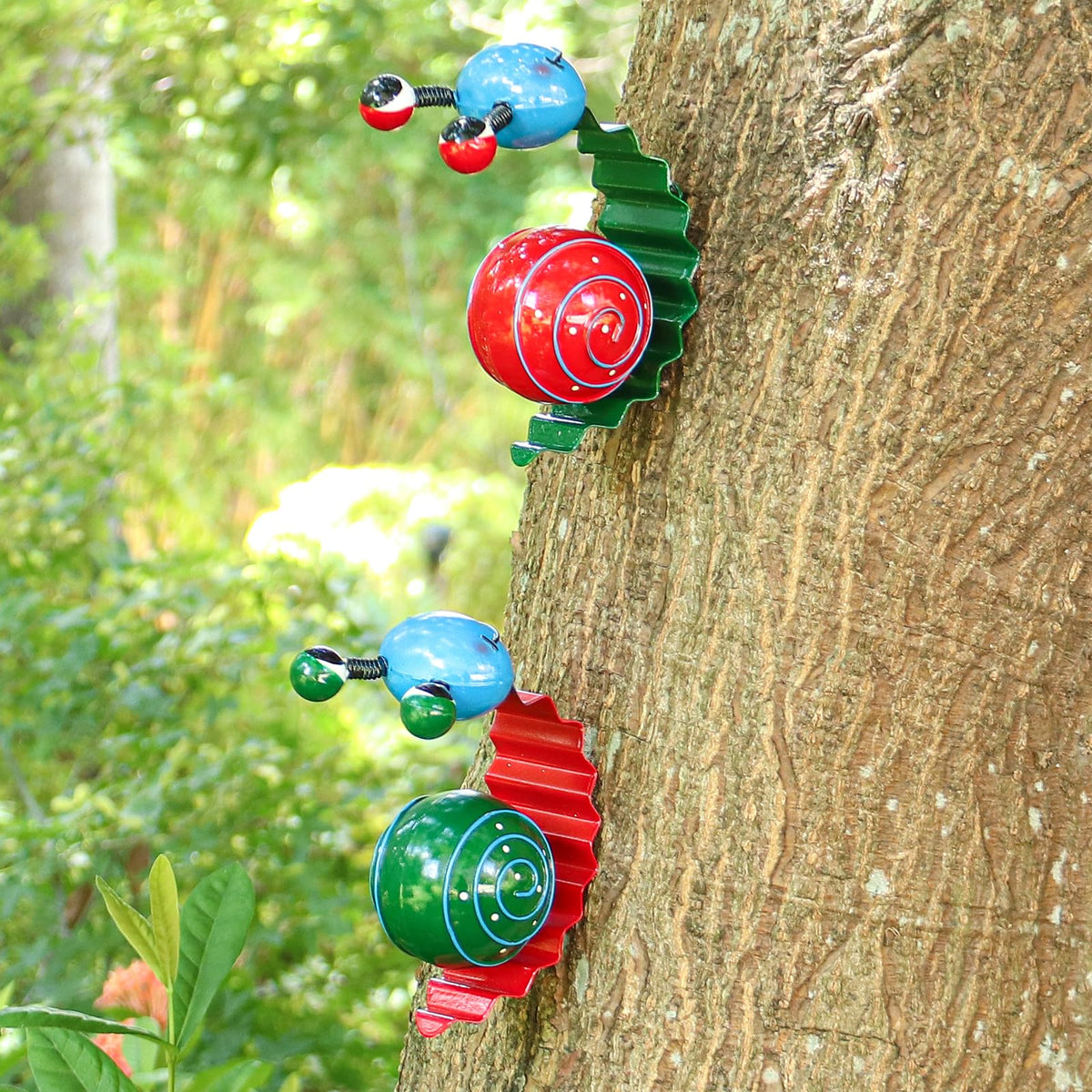 Red Cruis Cuka metal snail close up shows vivid paint and detail