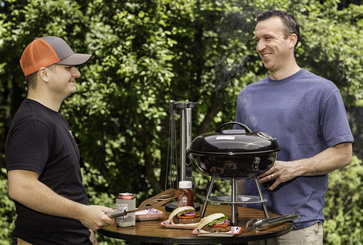 Cuisinart compact grill weighs 4 lbs for easy travel