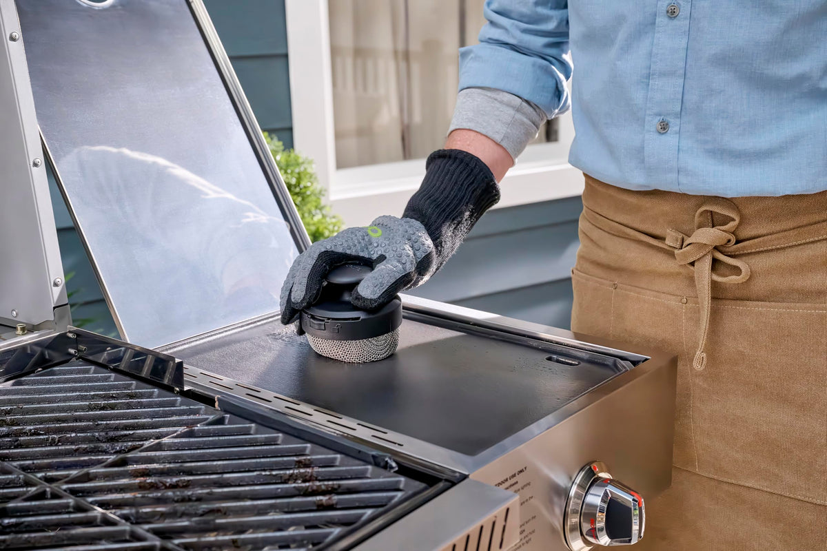 Cuisinart secure-locking head provides safe, flexible cleaning options