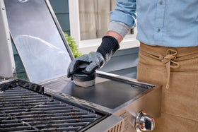 Cuisinart secure-locking head provides safe, flexible cleaning options