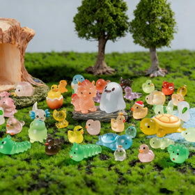 Cuteseven glow cat figurine enhances desk decor with a gentle glow.