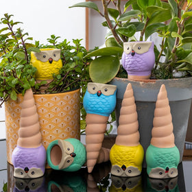CZWL&HG owl-shaped planter accessory on outdoor pot