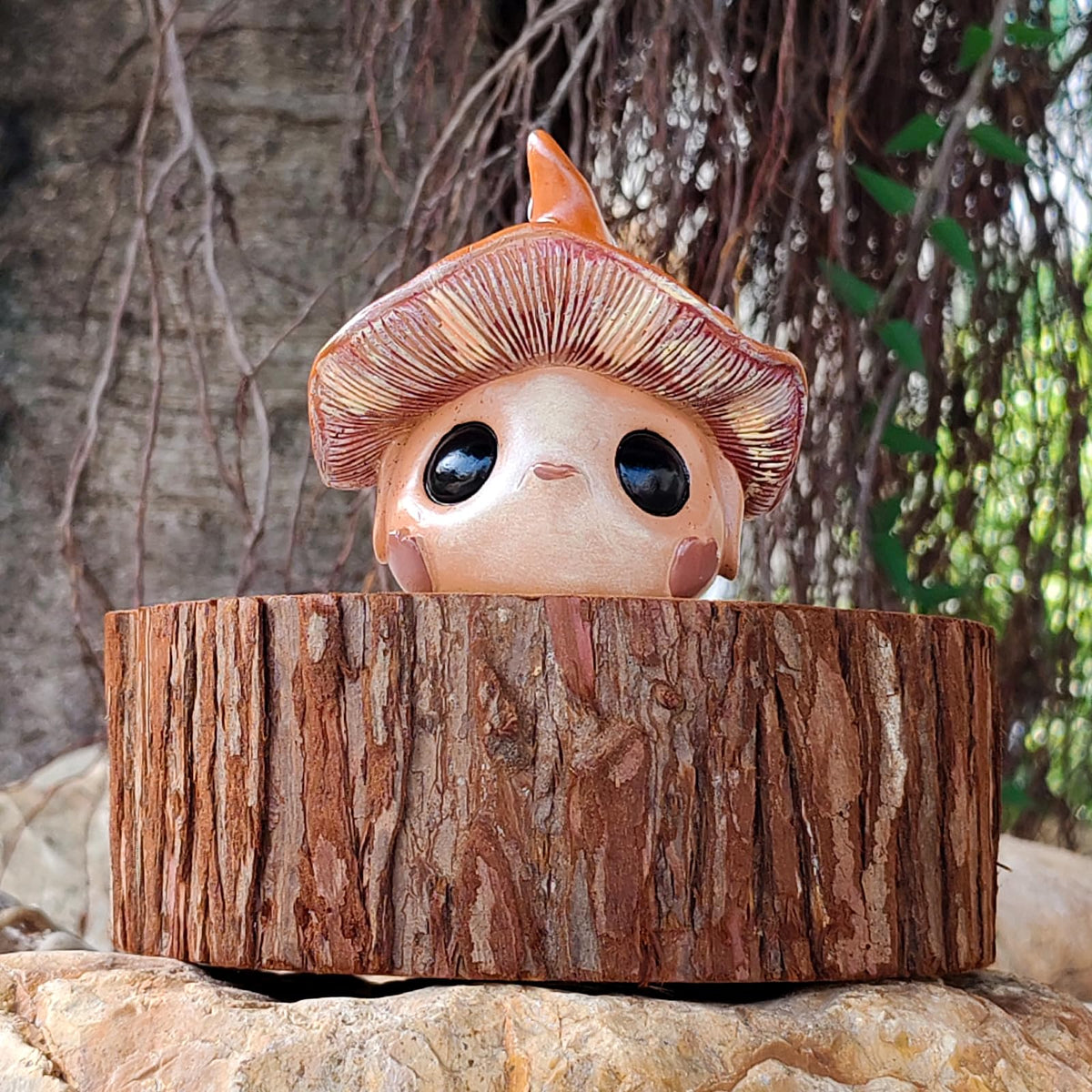 DAECHAO desktop mushroom figurine brings whimsy to home desks